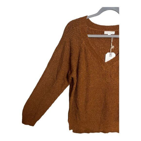 Day‎ to Day Blu Pepper Chocolate Brown V-Neck Sweater Size M NWT - Picture 3 of 8